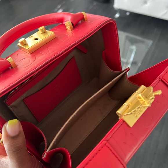 MCM Trunk Handbag - Picture 5 of 6